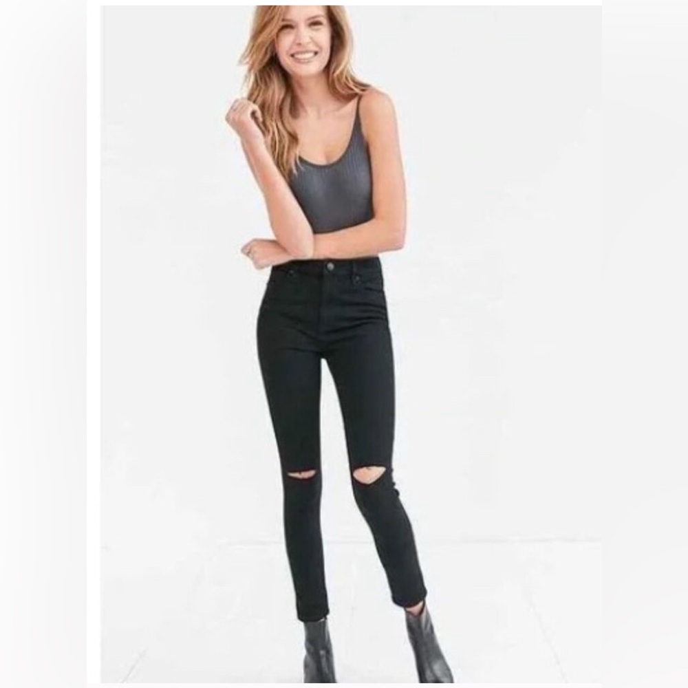BDG URBAN OUTFITTERS 28W TWIG HIGH RISE BLACK DISTRESSED JEANS